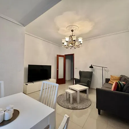 Centrico Y Comodo En *